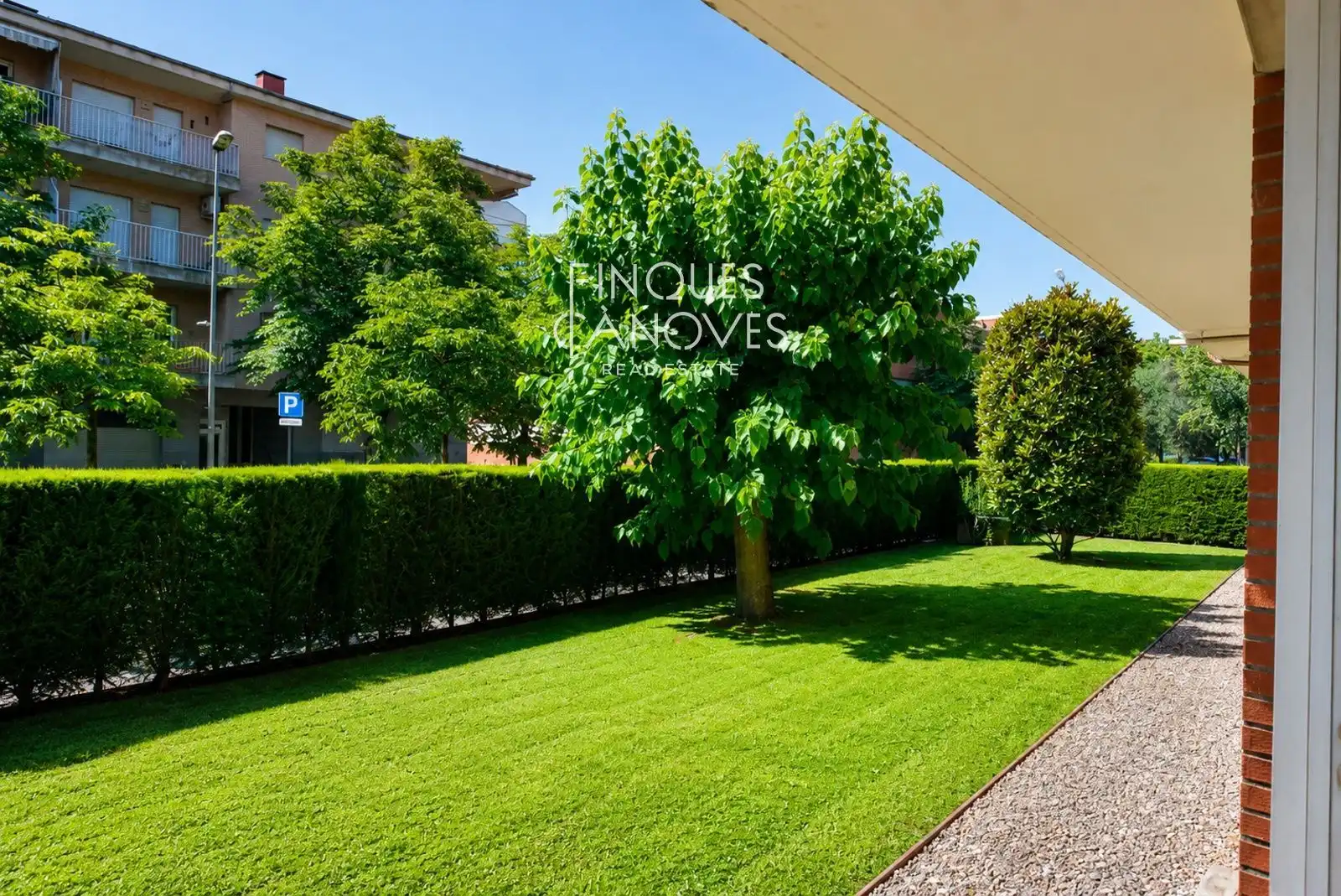 Terraza de Piso en venta en Girona con Calefacción, Trastero y Horno