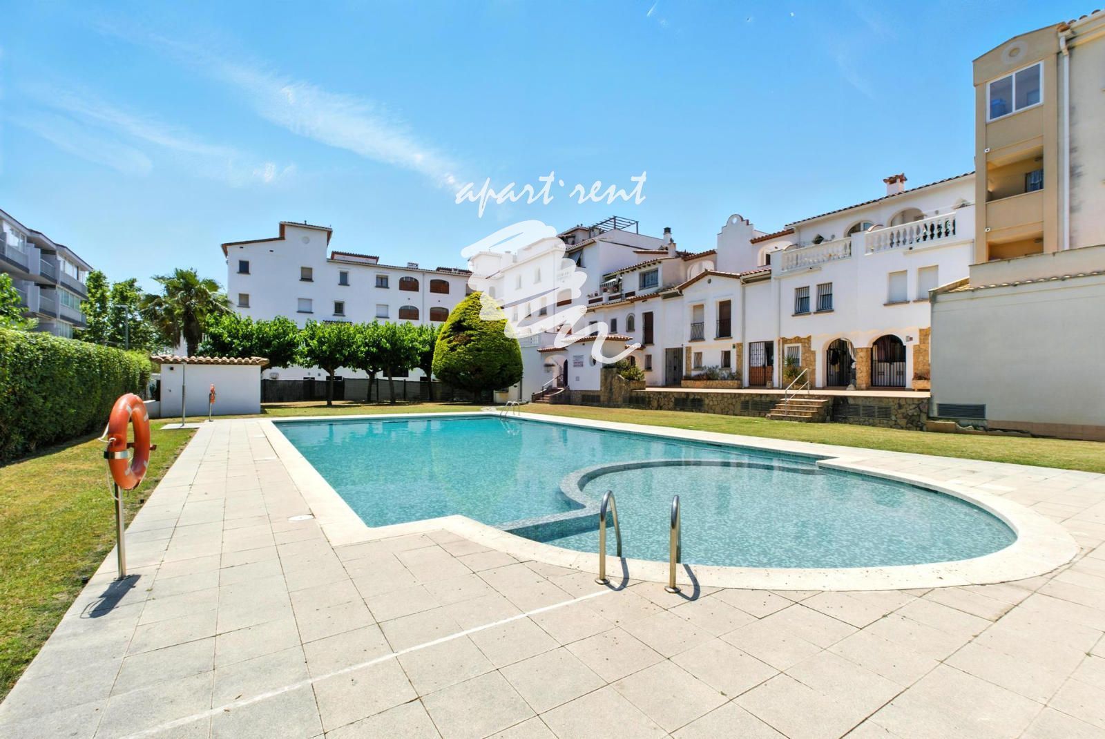 Exterior view of Flat for sale in Empuriabrava  with Terrace, Swimming Pool and Furnished