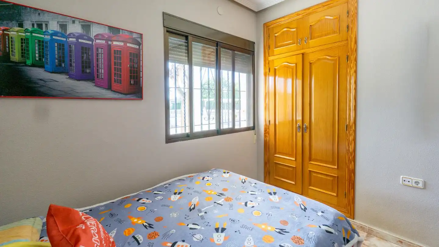 Habitación de Casa o chalet en venta en Crevillent con Aire acondicionado, Jardín privado y Terraza