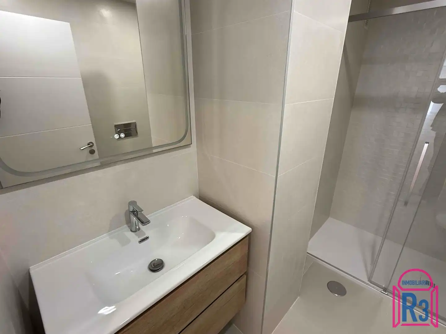 Bathroom of Flat for rent in León Capital   with Heating, Terrace and Storage room