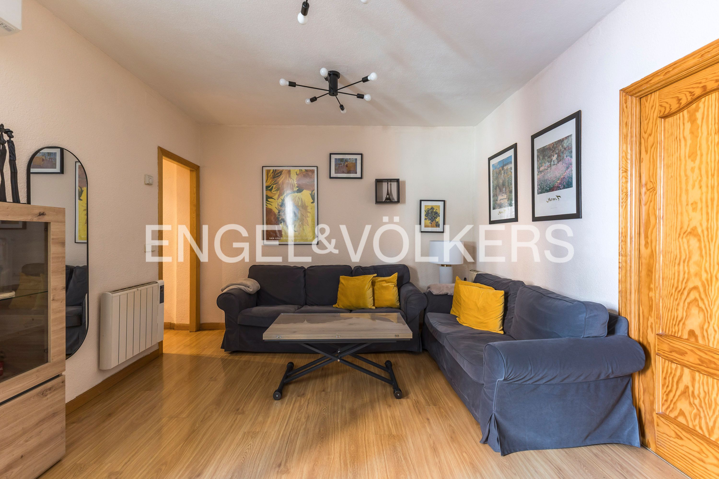 Sala d'estar de Pis en venda en  Madrid Capital amb Aire condicionat i Calefacció