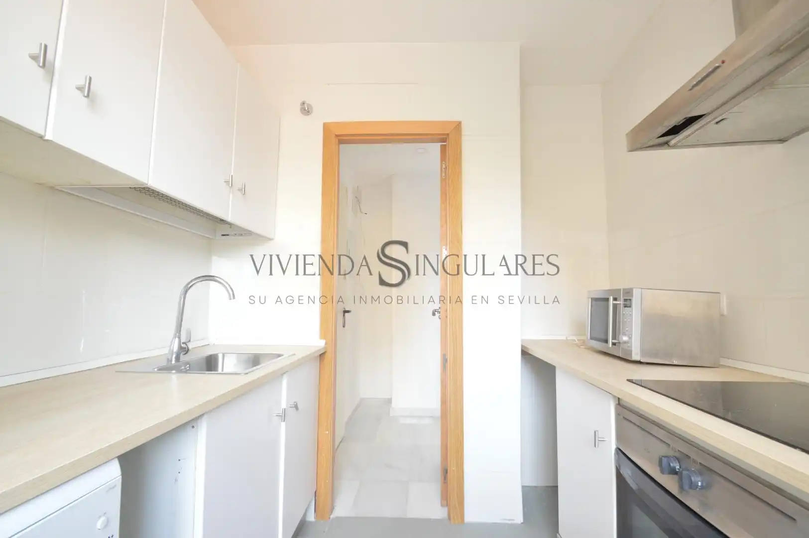 Cocina de Piso en venta en Sevilla con Aire acondicionado, Terraza y Piscina comunitaria