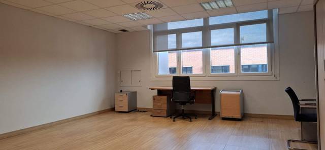 Oficina en Alquiler en Avenida Avenida de la Autonomía en Lamiako - Txopoeta