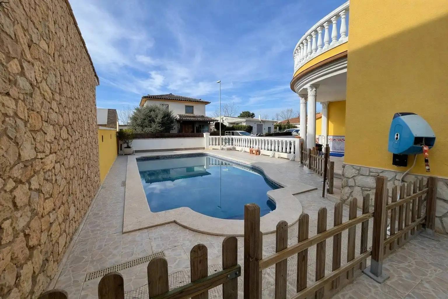 Piscina de Casa o xalet en venda en Empuriabrava amb Aire condicionat, Calefacció i Jardí privat