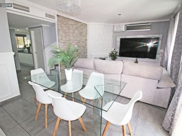 Maison mitoyenne avec piscine à vendre à Campanillas
