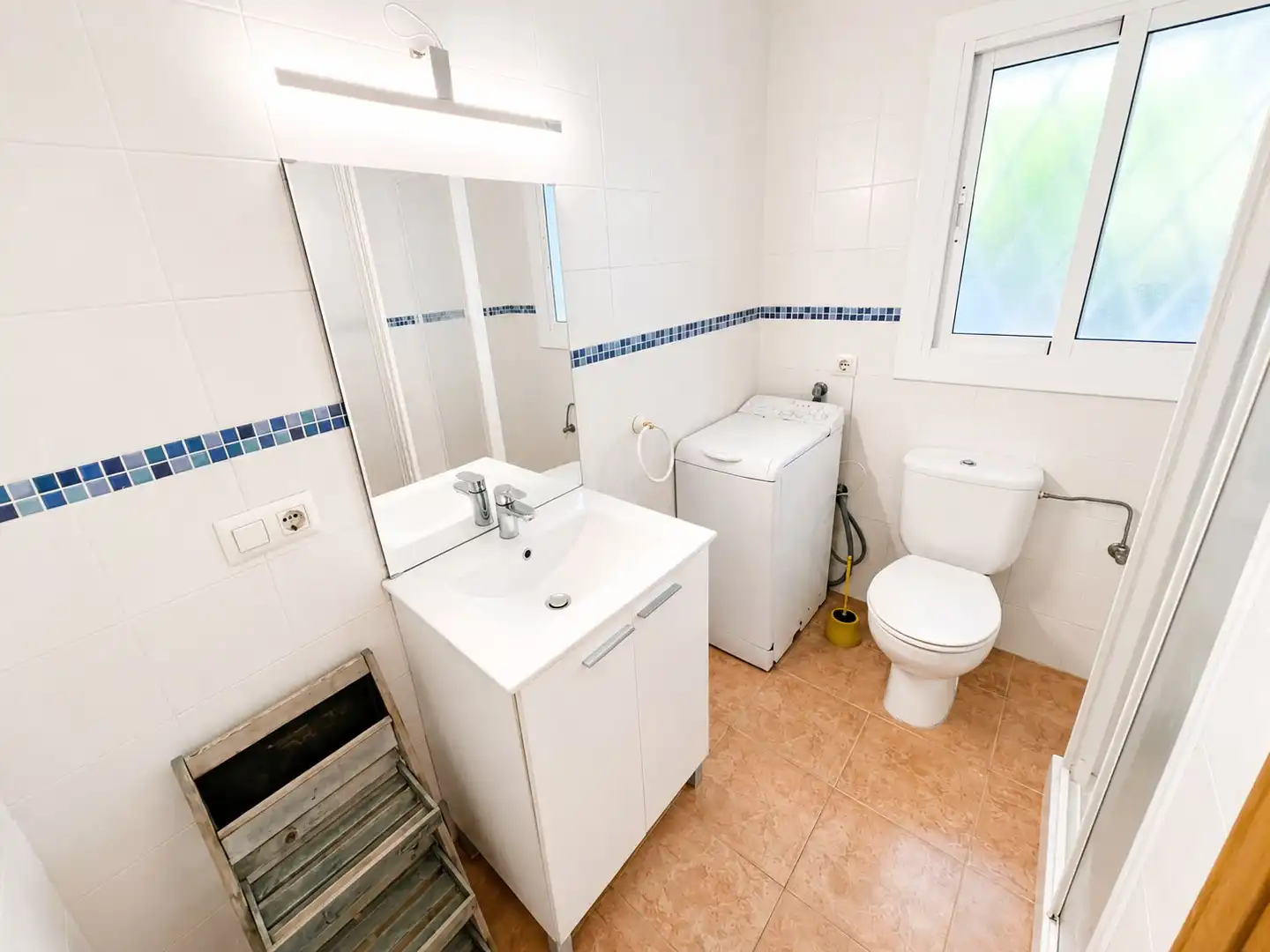 Baño de Apartamento en venta en Santa Susanna con Terraza, Horno y Piscina comunitaria