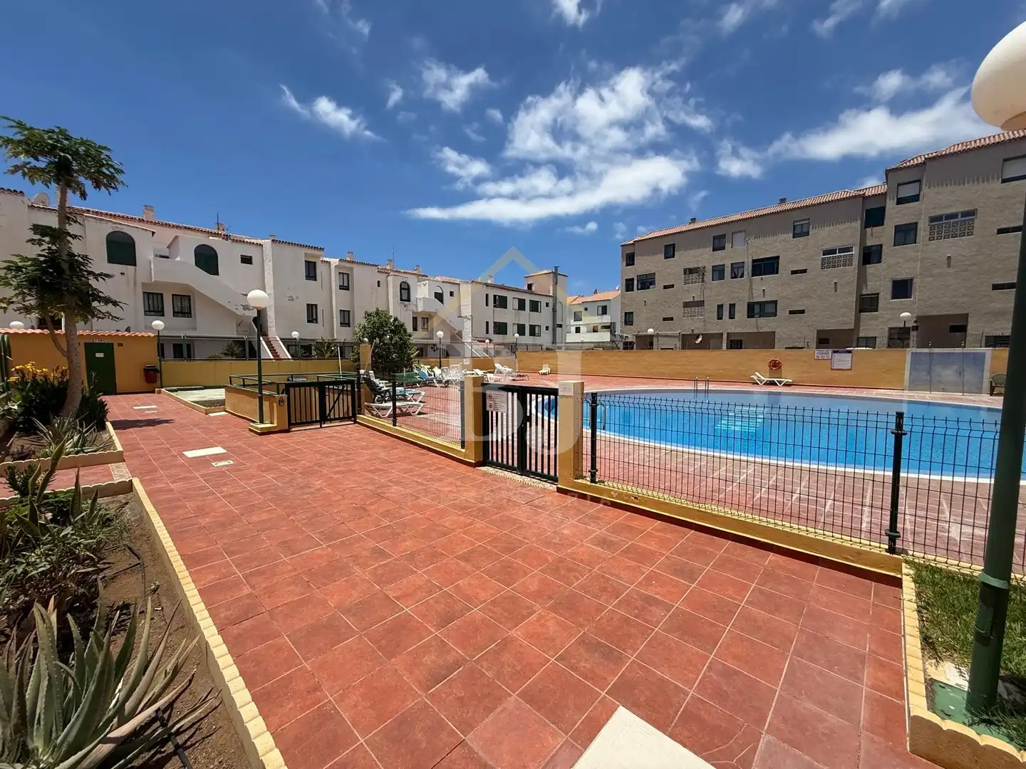 Piscina de Apartamento en venta en Arona con Terraza, Trastero y Amueblado