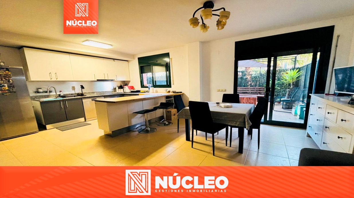 Cuina de Planta baixa en venda en Salou amb Aire condicionat i Moblat