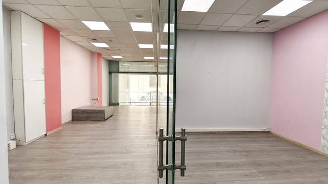 Local comercial en Alquiler en de Galileu en Ca n'Aurell
