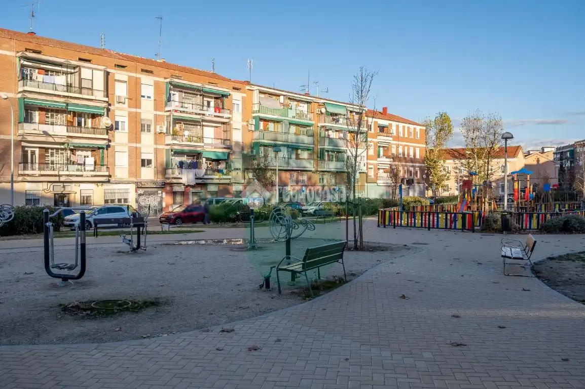 Vista exterior de Pis en venda en Madrid amb Aire condicionat