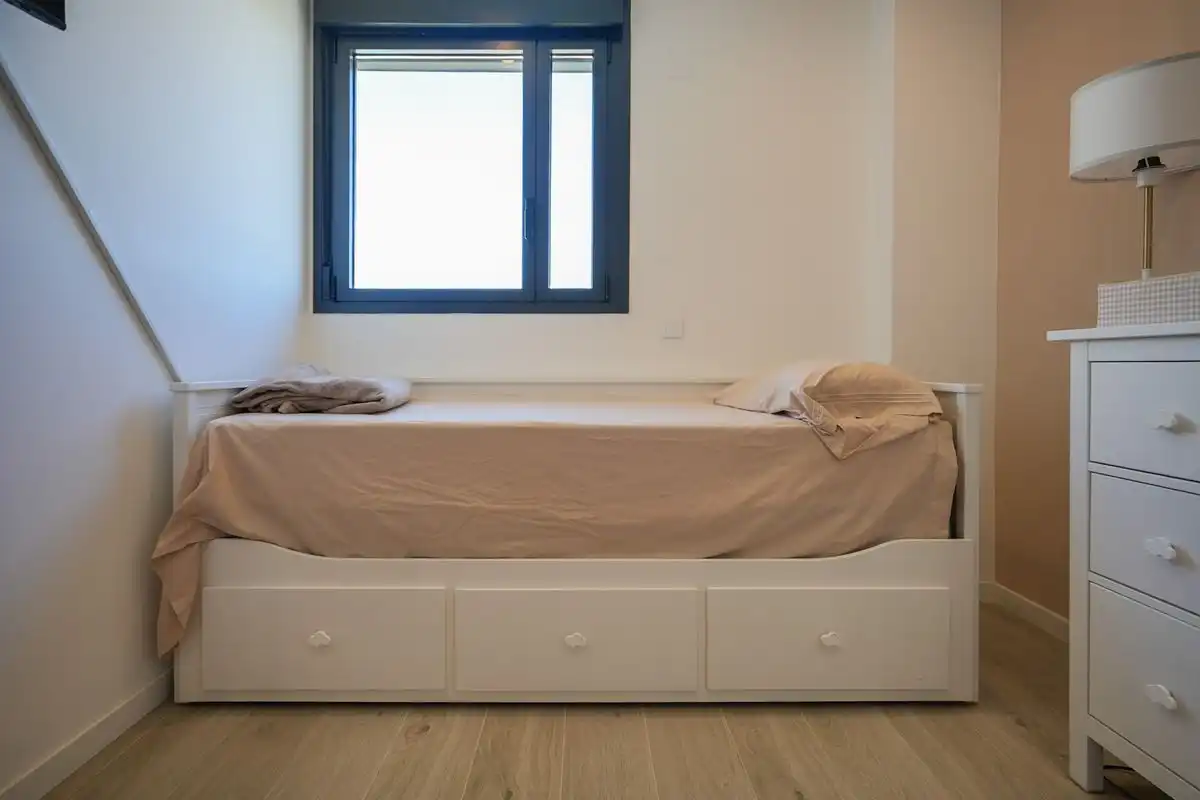 Habitación de Ático en venta en Alcalá de Henares con Aire acondicionado, Calefacción y Jardín privado