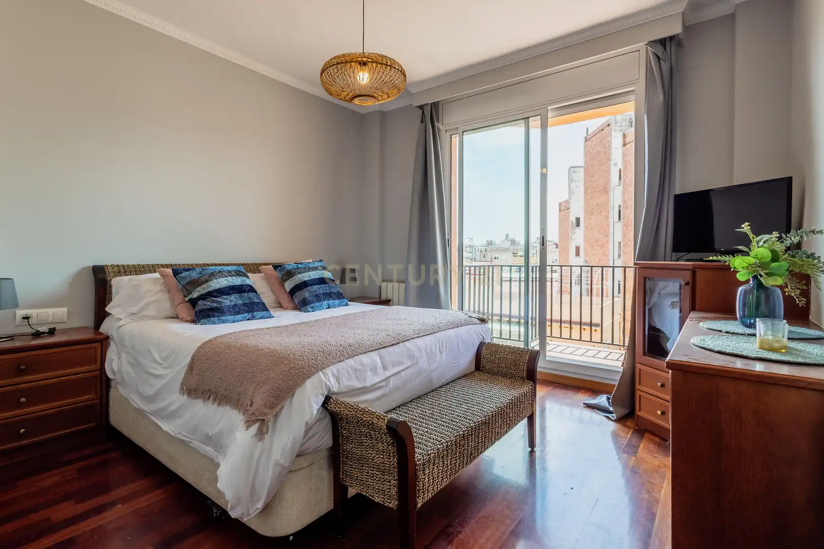 Schlafzimmer von Wohnungen zum Verkauf in L'Hospitalet de Llobregat mit Balkon