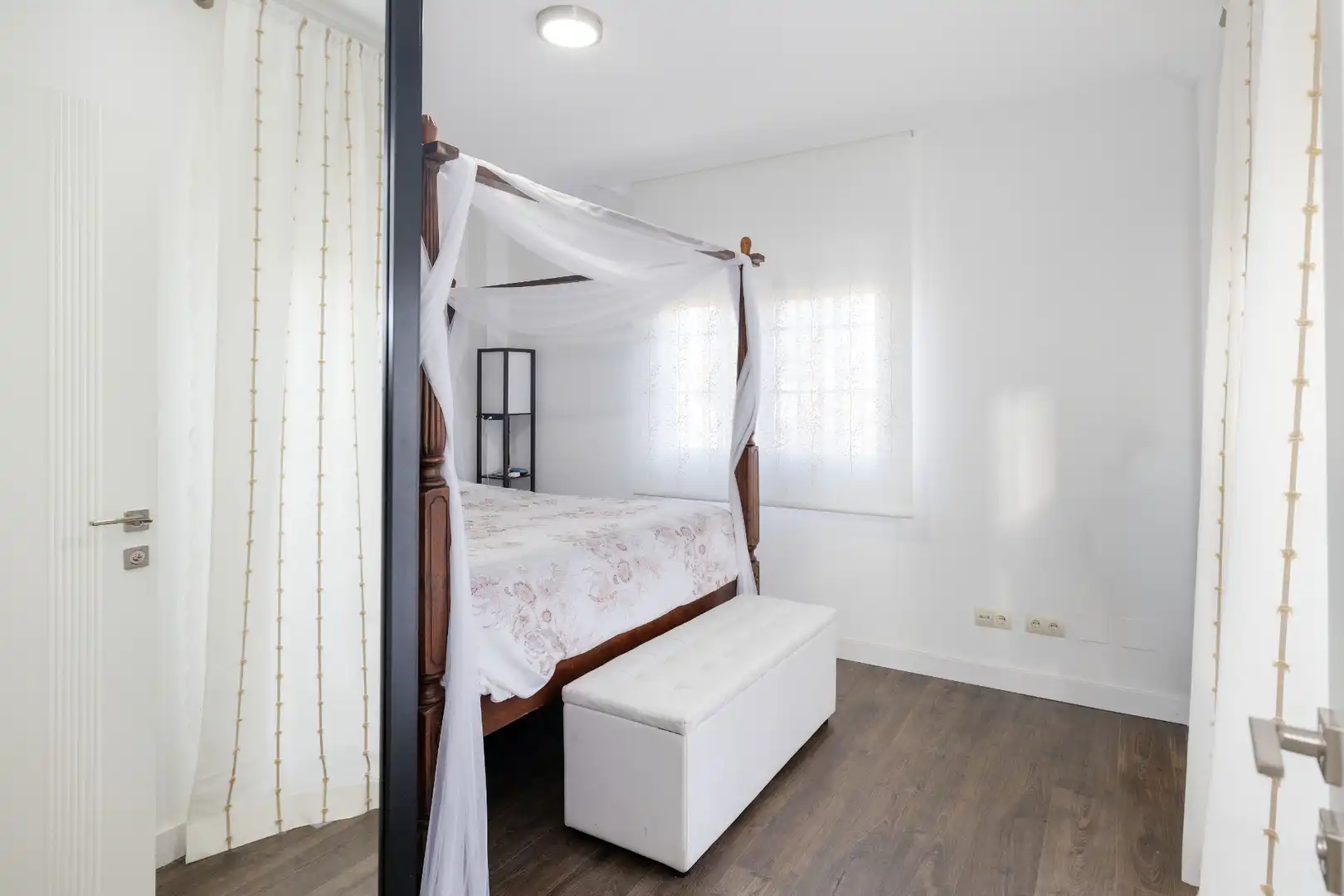 Detached house with pool for sale in Calle Lorenzo Valla, imagen 26