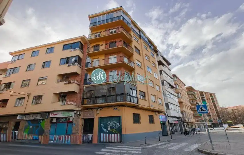 Vista exterior de Pis en venda en Segovia Capital amb Calefacció, Parquet i Moblat