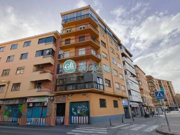 Flat with lift for sale in José Zorrilla - Padre Claret