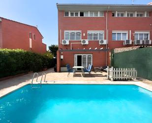 Piscina de Casa o xalet en venda en Paracuellos de Jarama amb Aire condicionat, Calefacció i Jardí privat