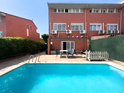 Swimming pool of House or chalet for sale in Paracuellos de Jarama  with Air Conditioner, Heating and Private garden
