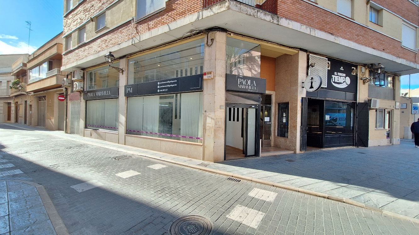 Vista exterior de Local en venda en Algemesí