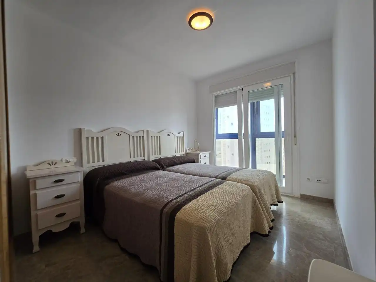 Habitación de Piso en venta en Benidorm con Aire acondicionado, Terraza y Piscina