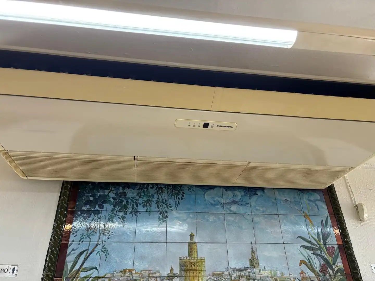 Terraza de Local en venta en Sevilla
