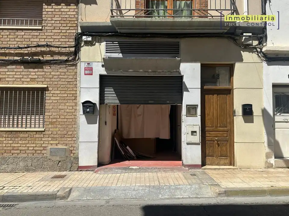 Local de lloguer en Zuera amb Aire condicionat