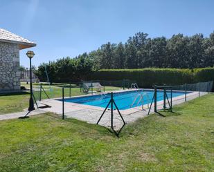 Piscina de Casa o xalet en venda en Cardeñajimeno amb Terrassa i Piscina