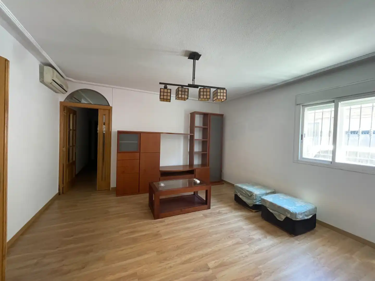 Sala d'estar de Pis en venda en San Agustín del Guadalix amb Aire condicionat, Calefacció i Parquet