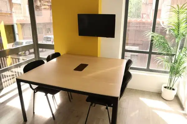 Büro zur Miete in Madrid mit Klimaanlage, Heizung und Terrasse