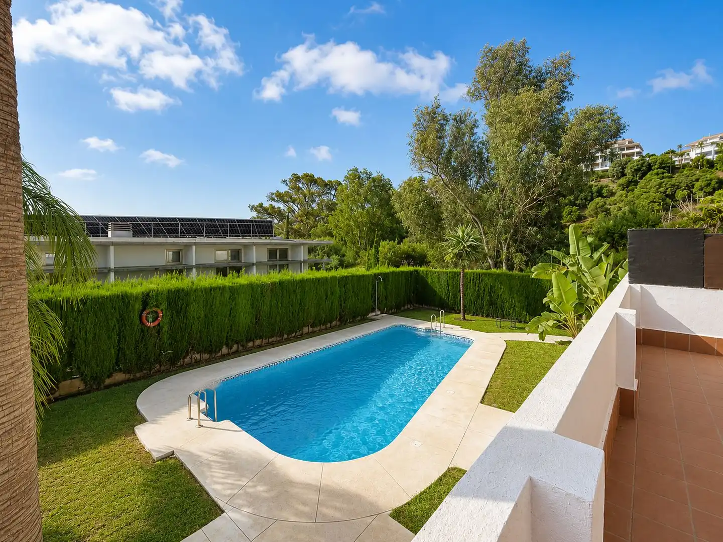 Piscina de Apartament en venda en Mijas amb Aire condicionat, Calefacció i Jardí privat