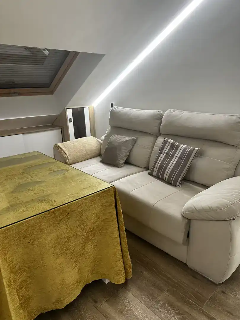 Sala d'estar de Àtic de lloguer en Valdepeñas de Jaén, Jaén