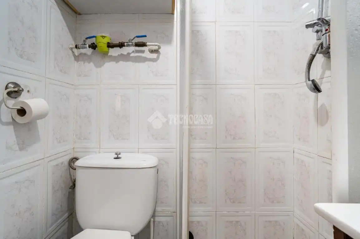 Bathroom of Flat for sale in Granada
