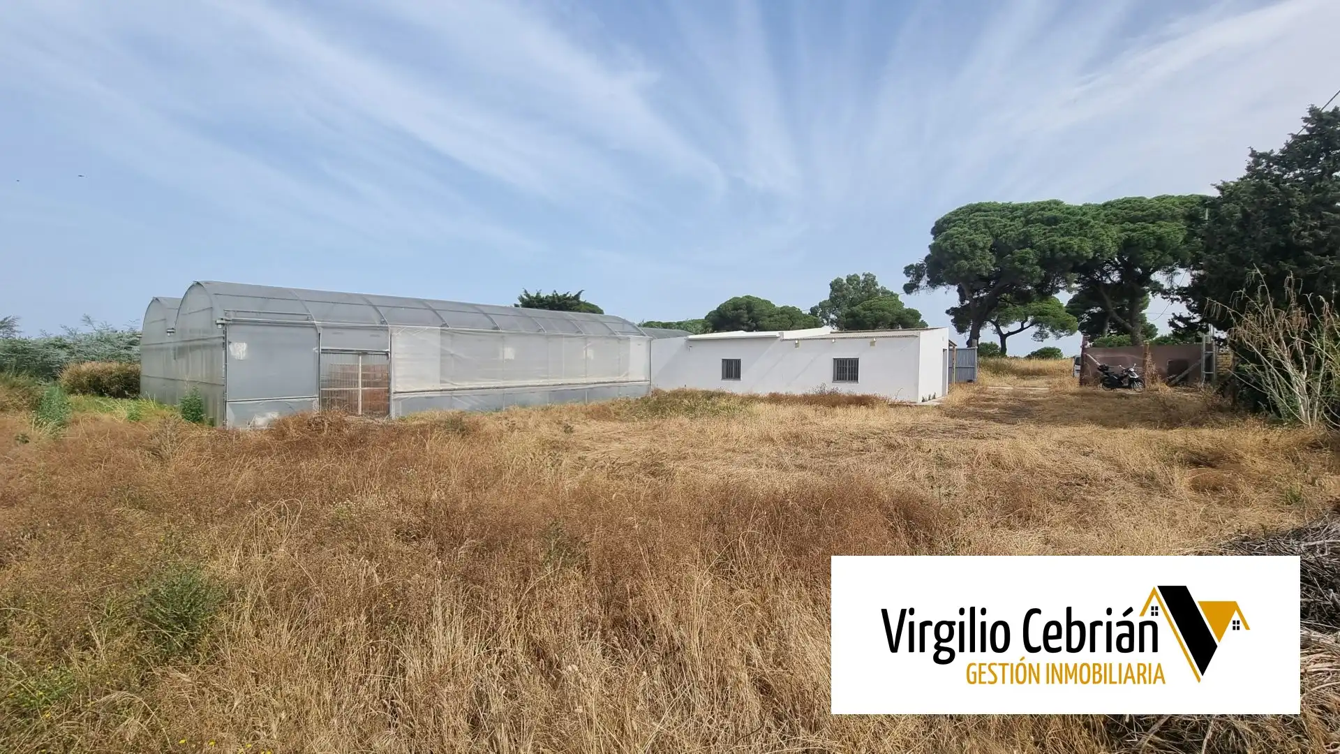 Casa rústica amb jardí en venda a Las Tres Piedras - Costa Ballena