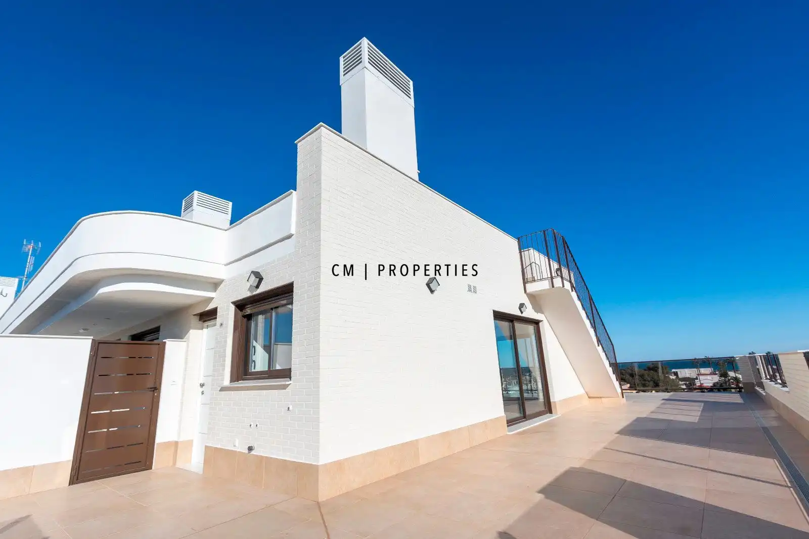 Exterior view of Attic for rent in Sagunto / Sagunt  with Air Conditioner, Heating and Parquet flooring