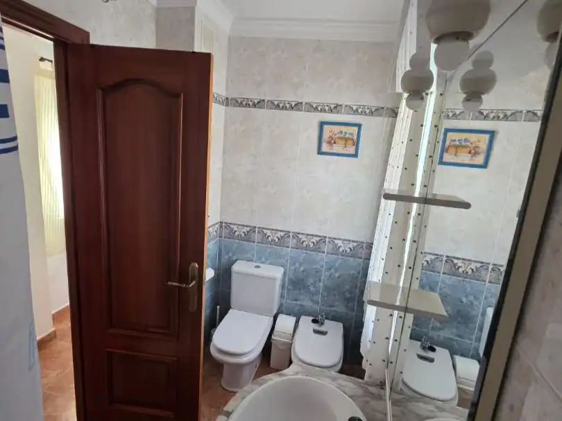 Baño de Piso de alquiler en Ronda con Aire acondicionado, Terraza y Trastero