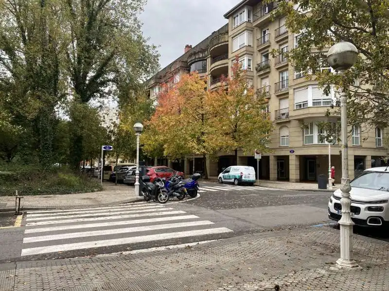 Vista exterior de Oficina en venda en Donostia - San Sebastián  amb Aire condicionat i Calefacció