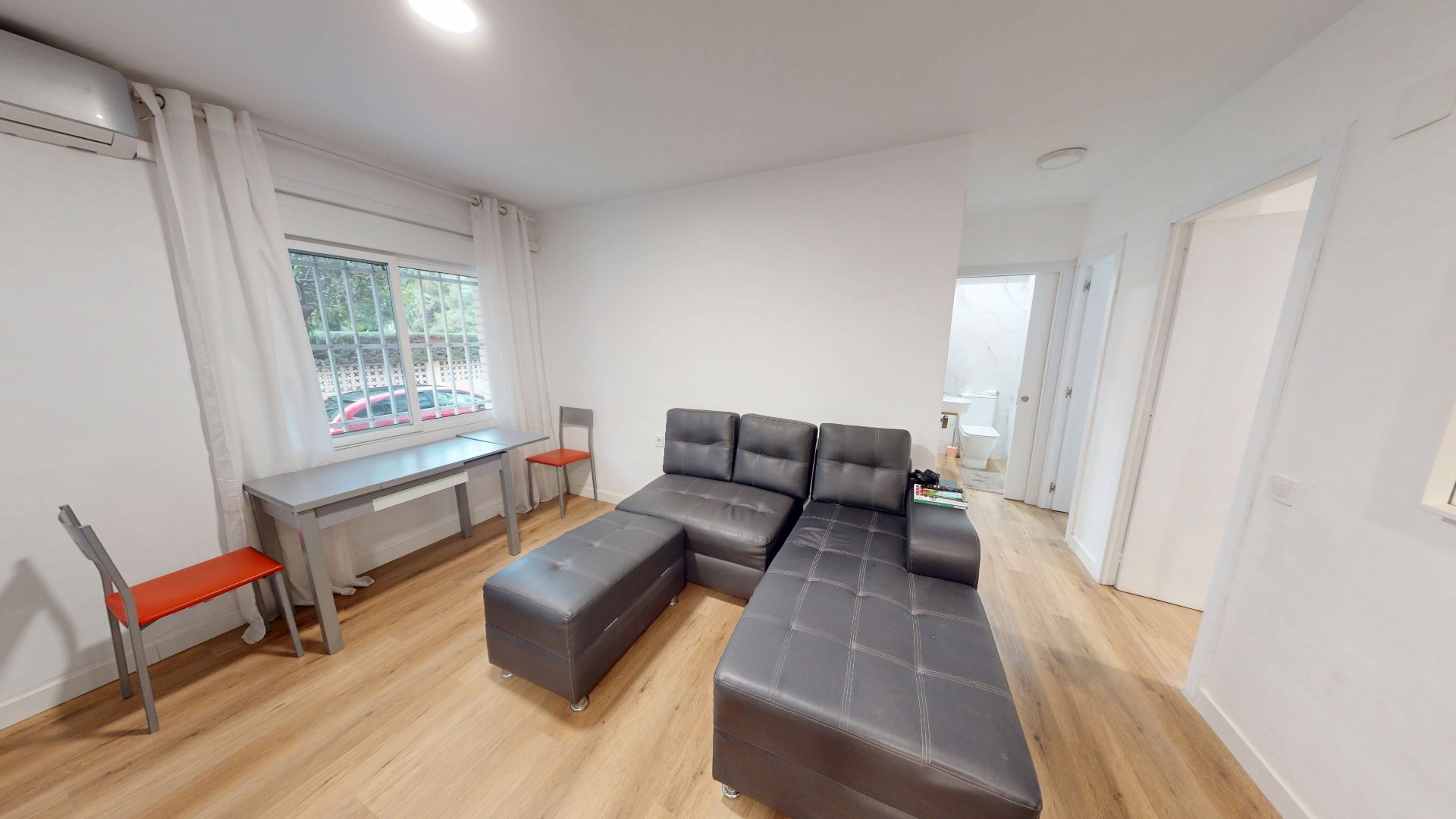 Sala d'estar de Planta baixa en venda en Alicante / Alacant amb Aire condicionat, Parquet i Moblat