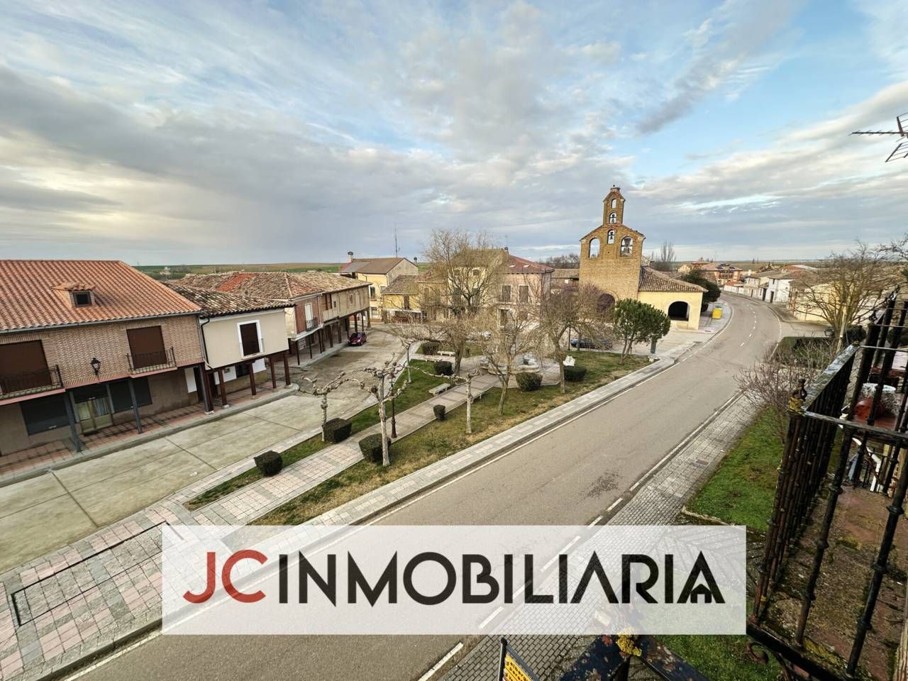 Vista exterior de Pis en venda en Villalón de Campos amb Calefacció, Terrassa i Traster
