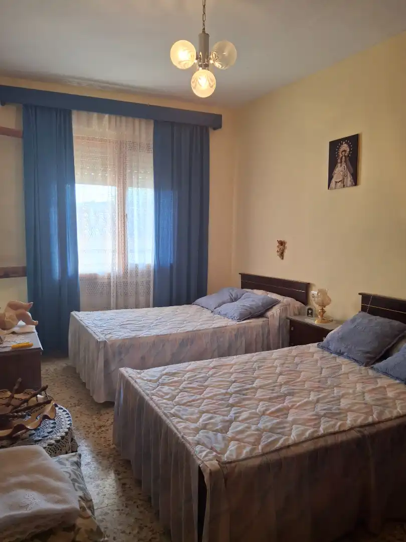 Habitación de Piso en venta en La Puebla de Almoradiel con Calefacción, Terraza y Amueblado