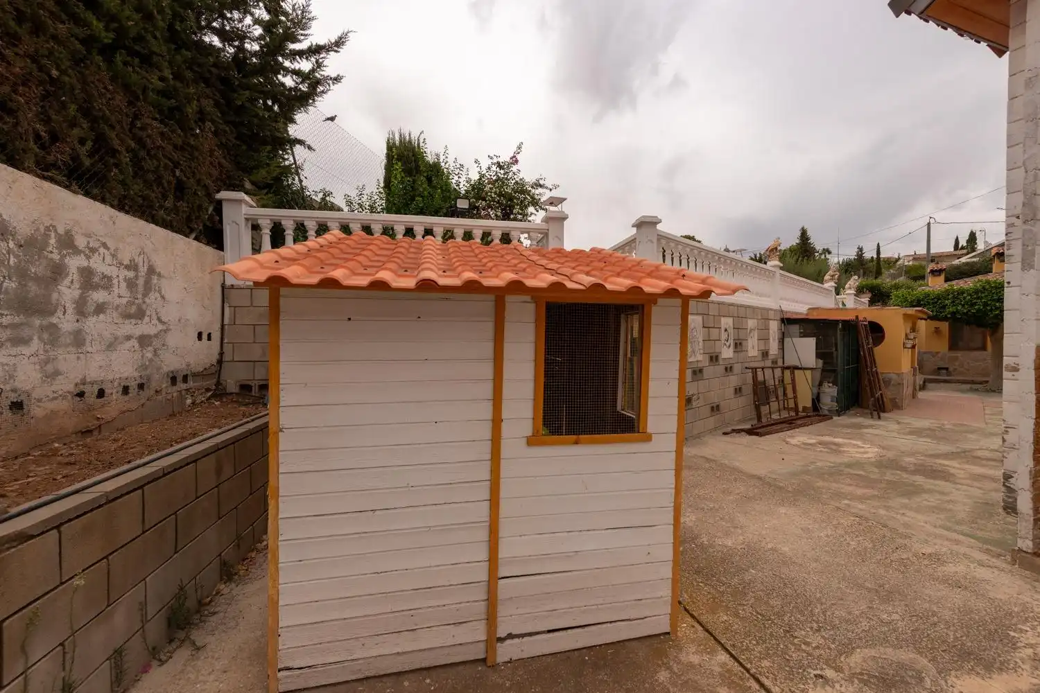 Vista exterior de Casa o xalet en venda en Alicante / Alacant amb Aire condicionat, Calefacció i Jardí privat