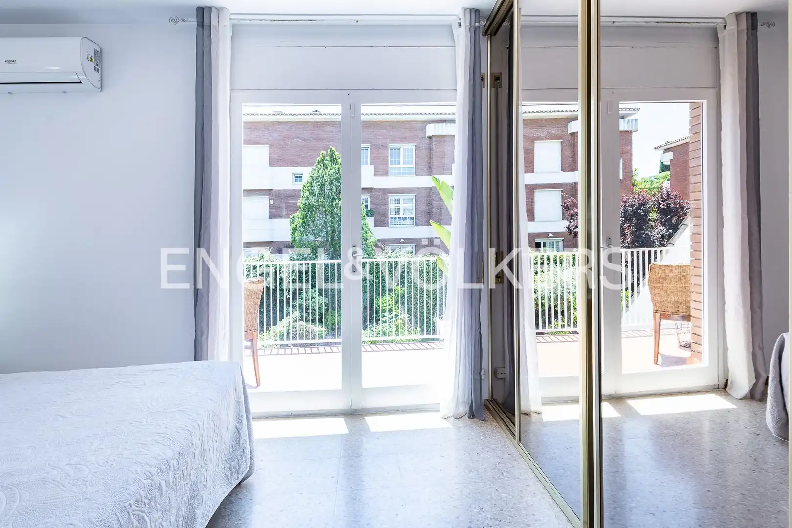 Dormitori de Casa o xalet en venda en Sant Cugat del Vallès amb Aire condicionat, Calefacció i Jardí privat