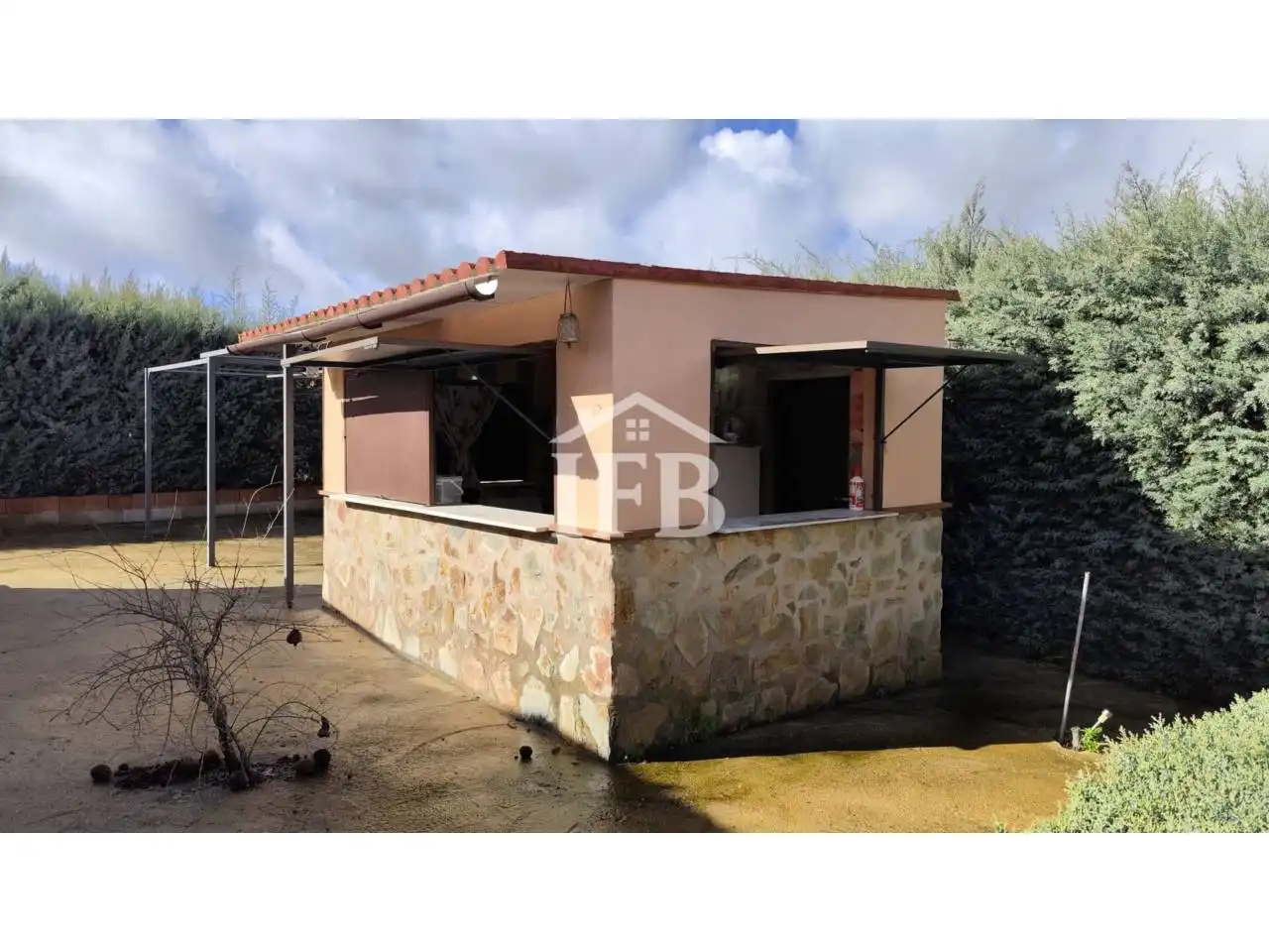 Exterior view of Country homes for sale in Valverde de Leganés  with Air Conditioner, Heating and Private garden