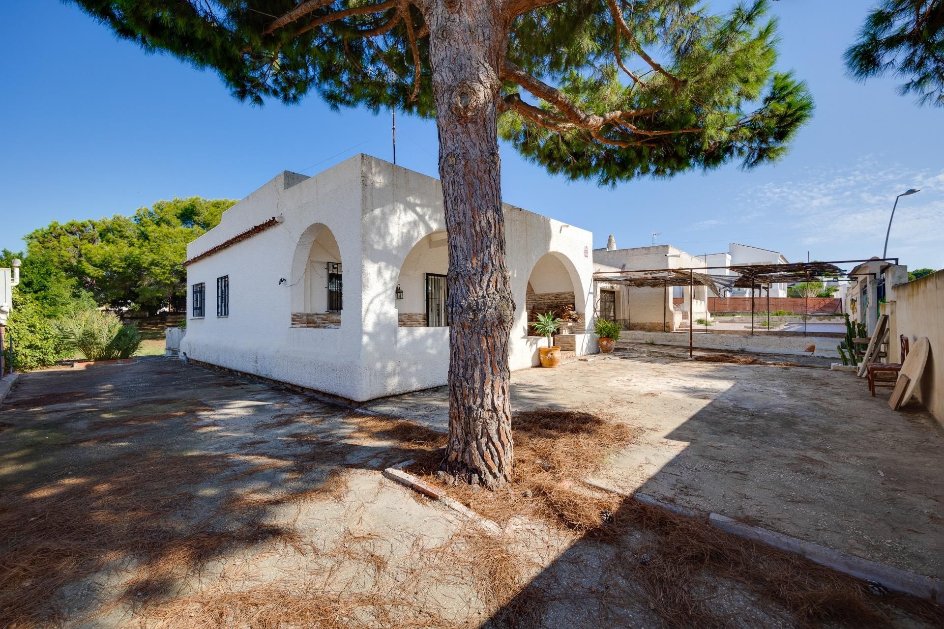 Exterior view of House or chalet for sale in Torrevieja  with Air Conditioner, Private garden and Terrace