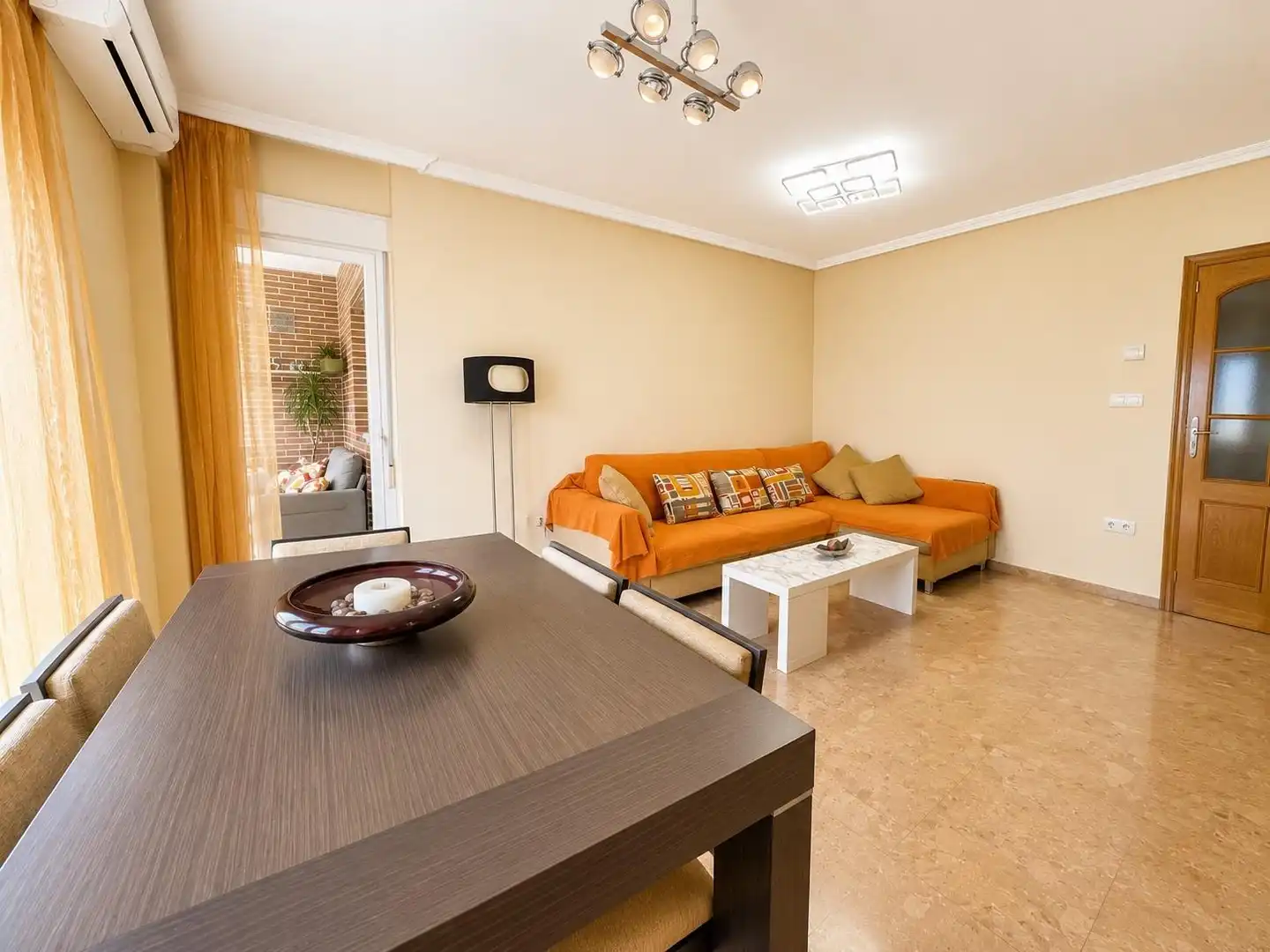 Sala d'estar de Pis en venda en Crevillent amb Aire condicionat, Terrassa i Traster