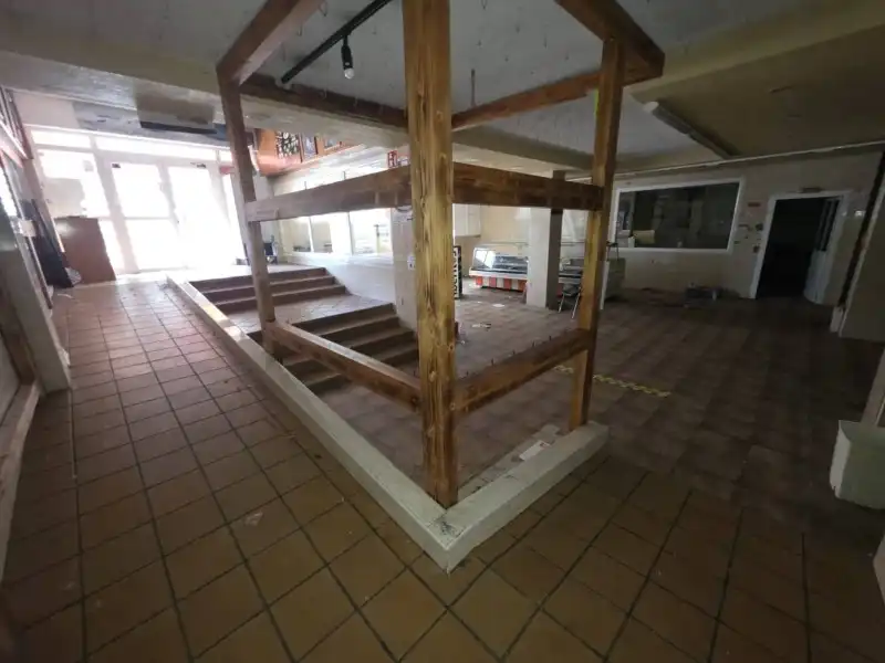 Local en venta en Baños de Montemayor