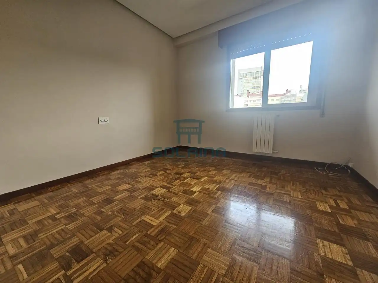 Schlafzimmer von Wohnung zur Miete in Ourense Capital  mit Heizung, Parkett und Abstellraum