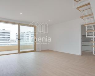 Bedroom of Attic for sale in Badalona  with Air Conditioner, Heating and Terrace