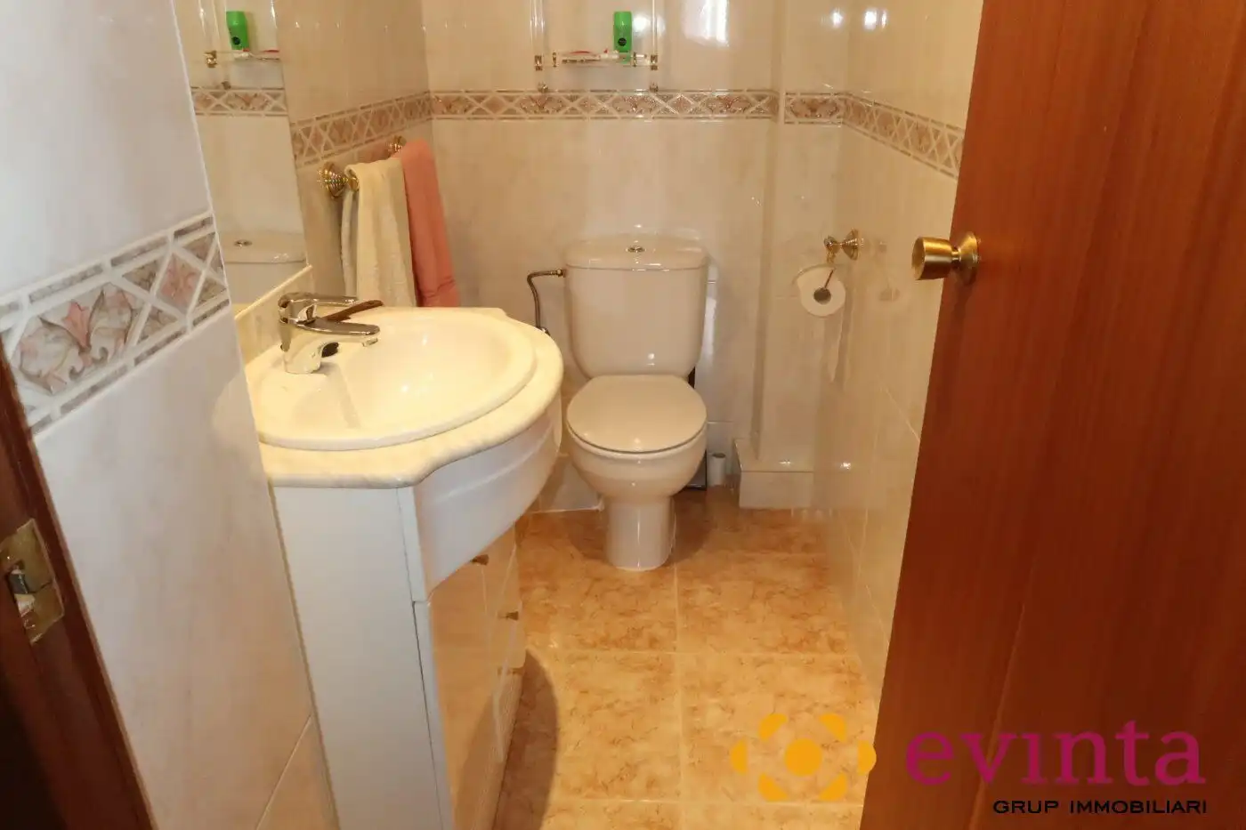 Baño de Casa o chalet en venta en Vallirana con Calefacción, Jardín privado y Trastero