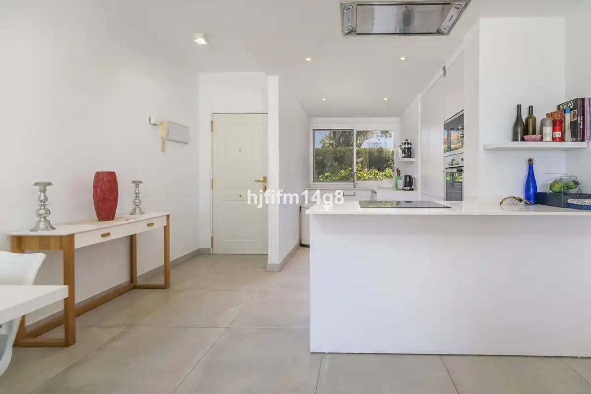 Apartment with pool for sale in Arrabal Aloha Golf 91, imagen 9