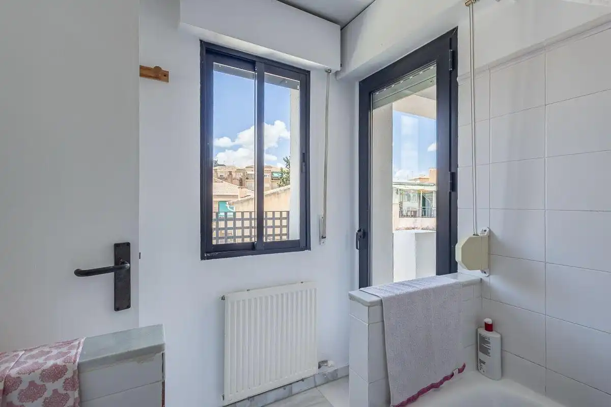 Bedroom of Houses for sale in Granada  with Air Conditioner, Terrace and Storage room