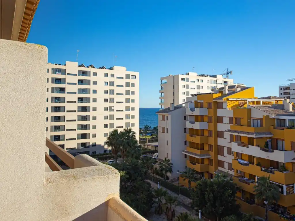 Schlafzimmer von Dachboden zum Verkauf in Torrevieja mit Terrasse und Möbliert